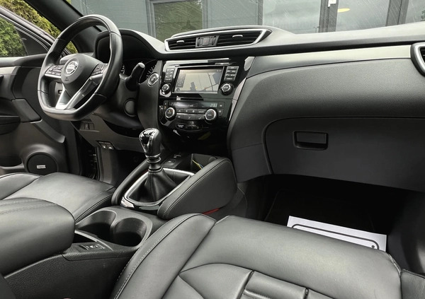 Nissan Qashqai cena 77900 przebieg: 91371, rok produkcji 2018 z Kisielice małe 781